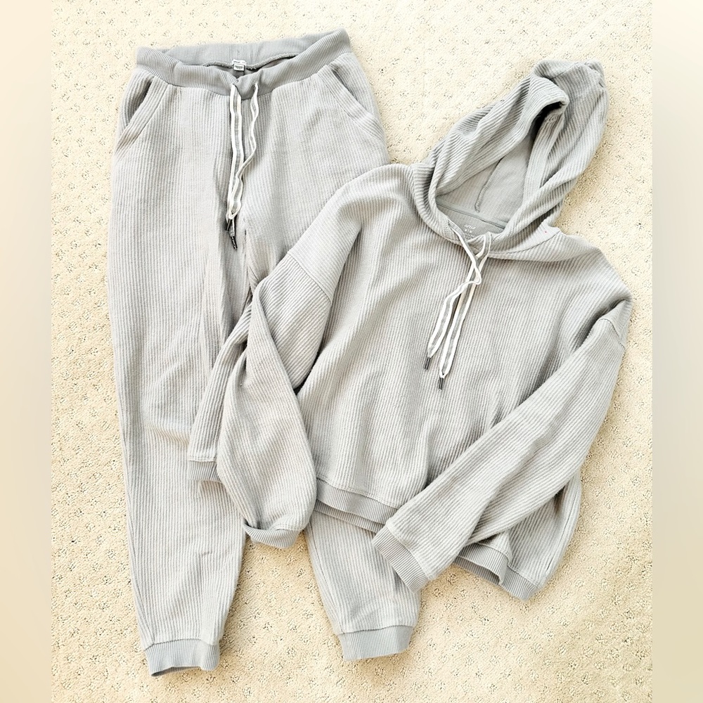 Ribbed Aerie Set!!!